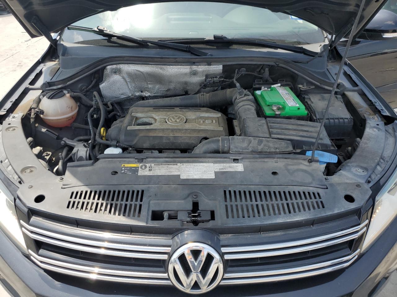 WVGAV7AX4FW570417 2015 Volkswagen Tiguan S