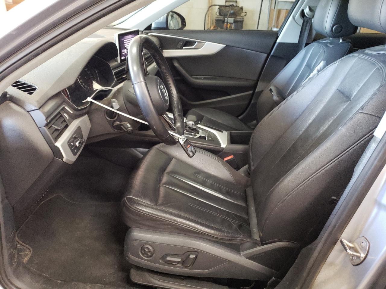 WAUANAF40HN026647 2017 Audi A4 Premium