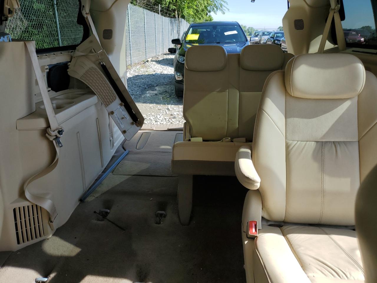 2A4RR6DX7AR135971 2010 Chrysler Town & Country Limited