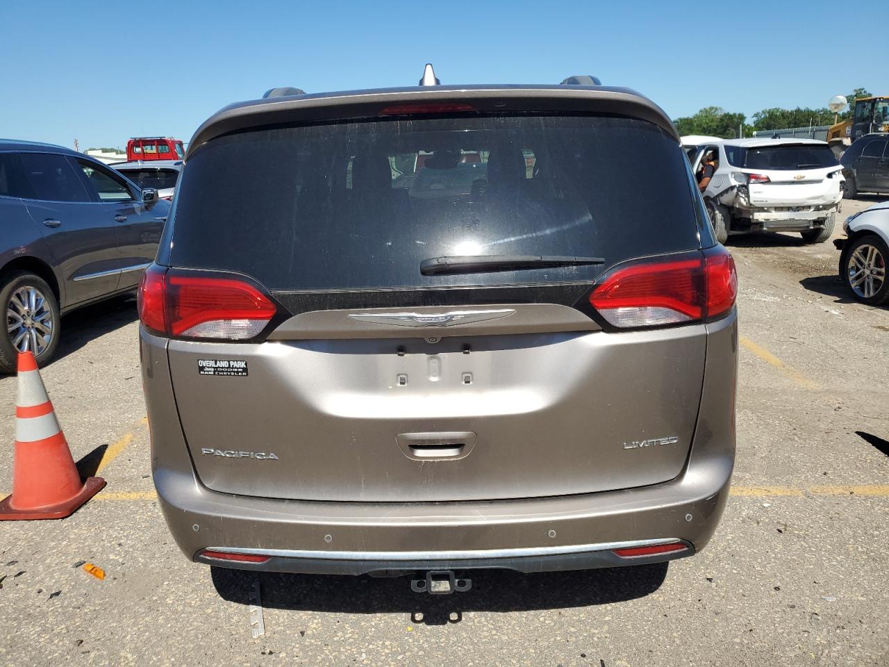 2C4RC1GG2HR659030 2017 Chrysler Pacifica Limited