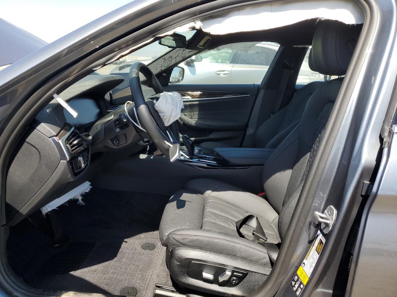 WBA13BJ09NWX58765 2022 BMW 530 Xi