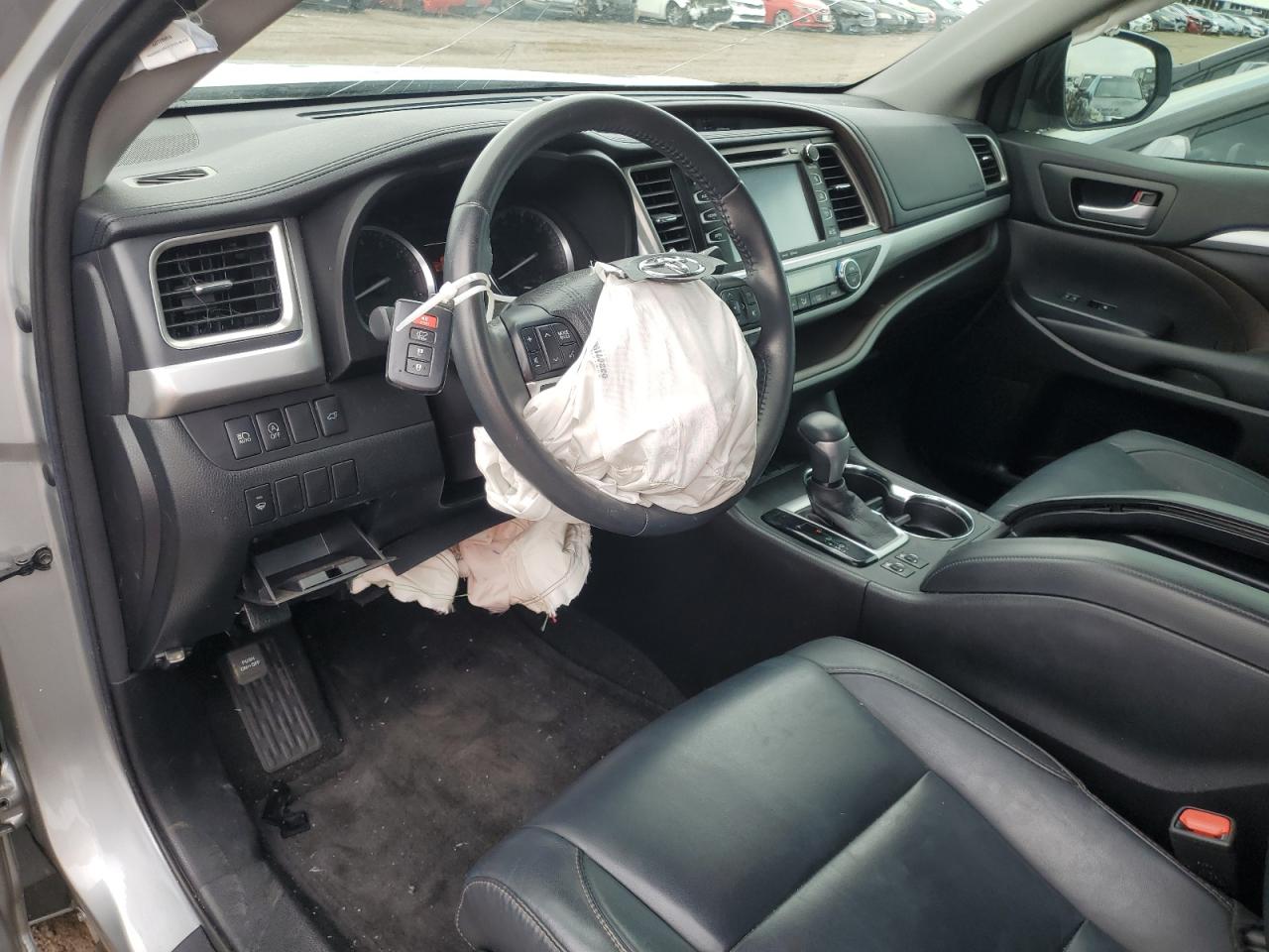 5TDKZRFH5HS512538 2017 Toyota Highlander Se