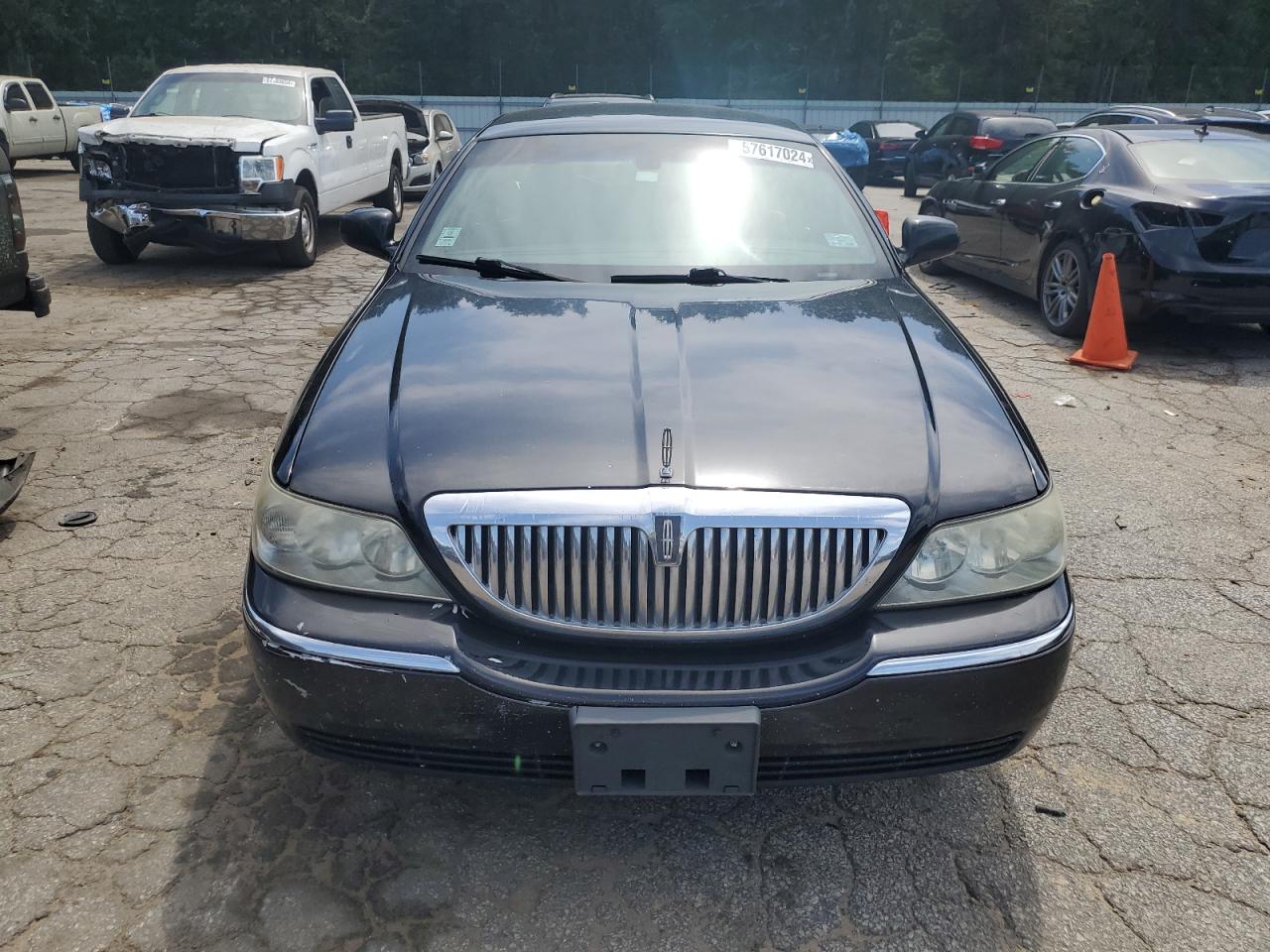 1LNHM81V27Y619805 2007 Lincoln Town Car Signature