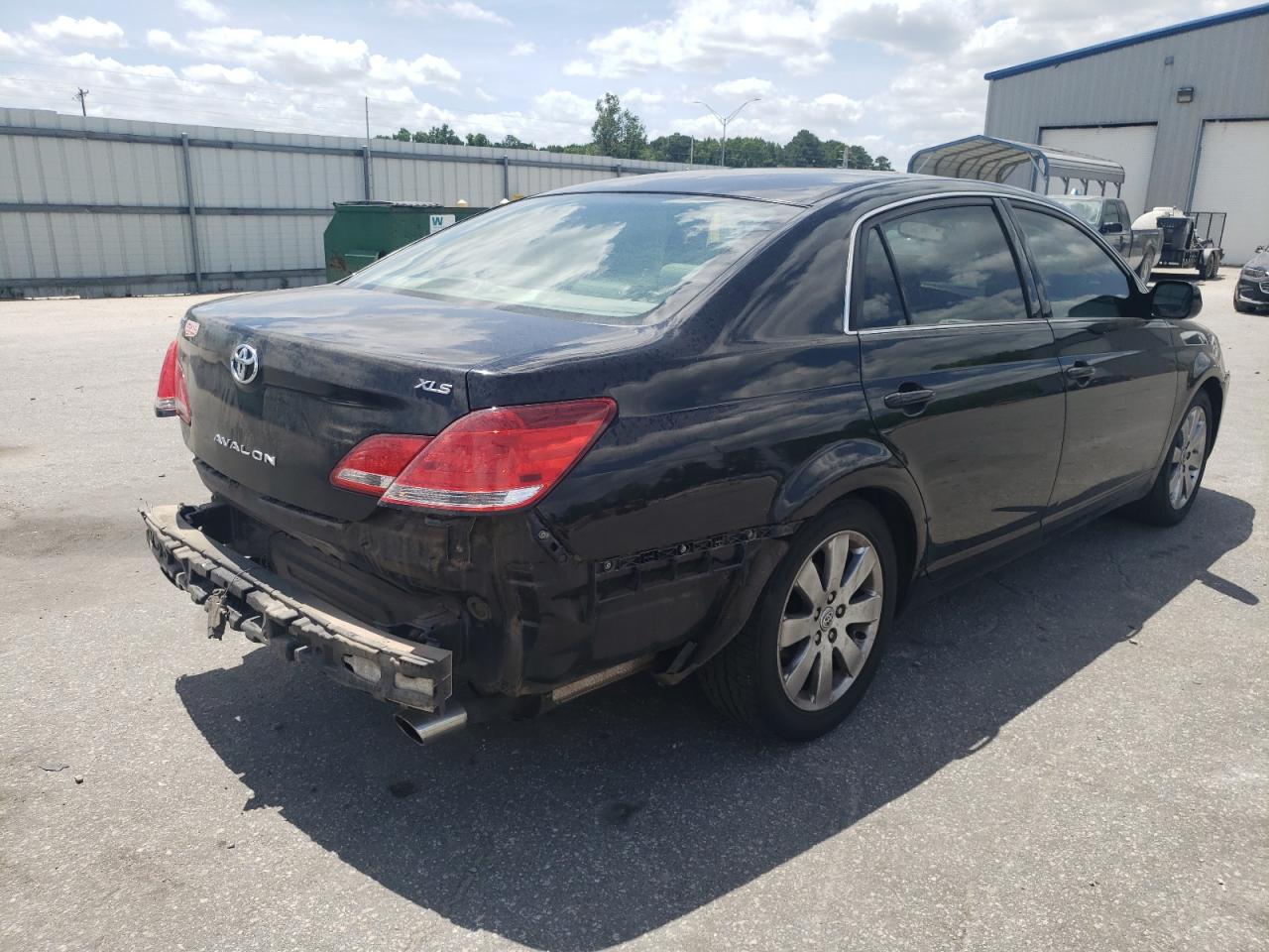 Lot #2823881149 2005 TOYOTA AVALON XL