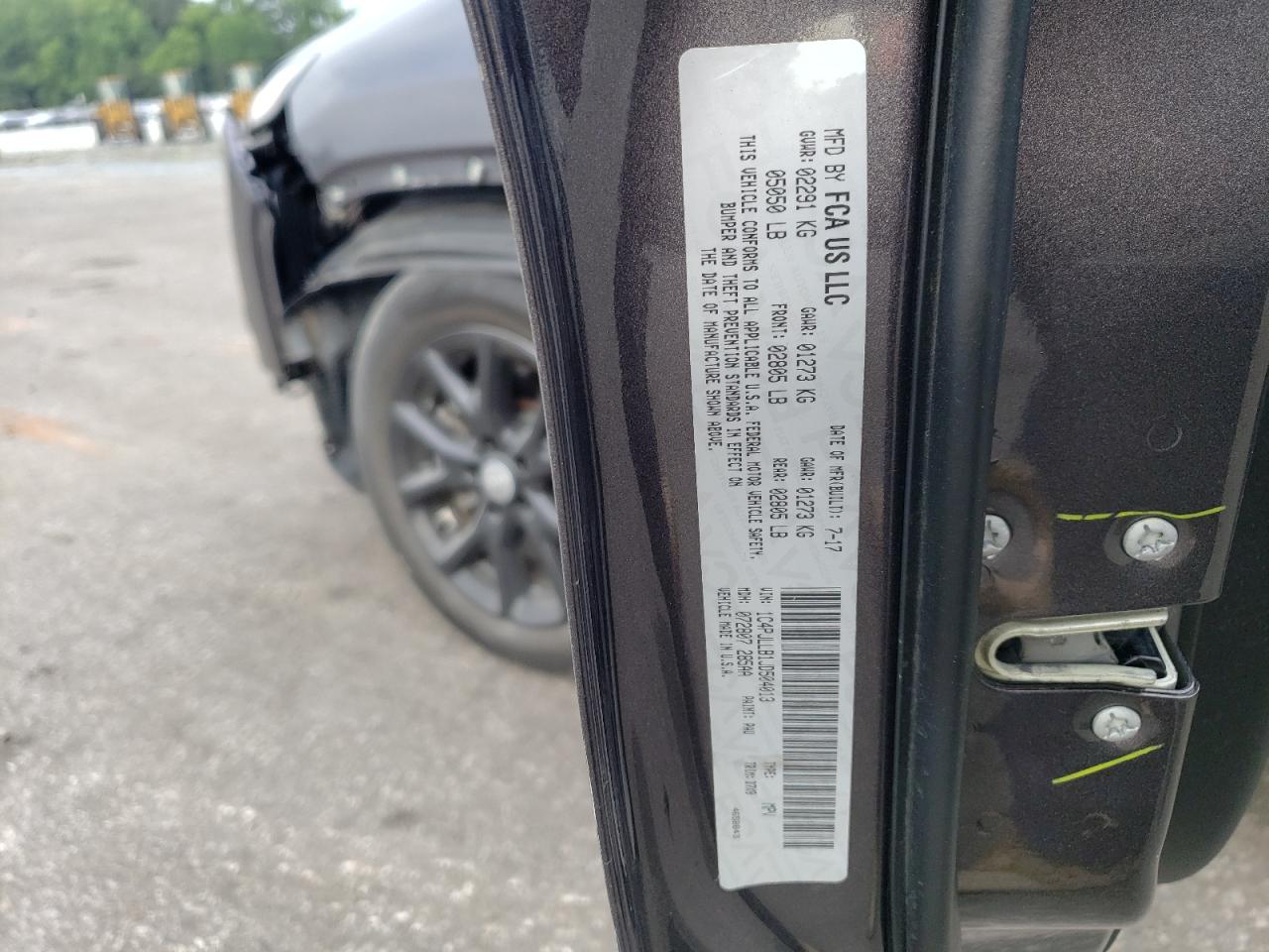 1C4PJLLB1JD504013 2018 Jeep Cherokee Latitude Plus