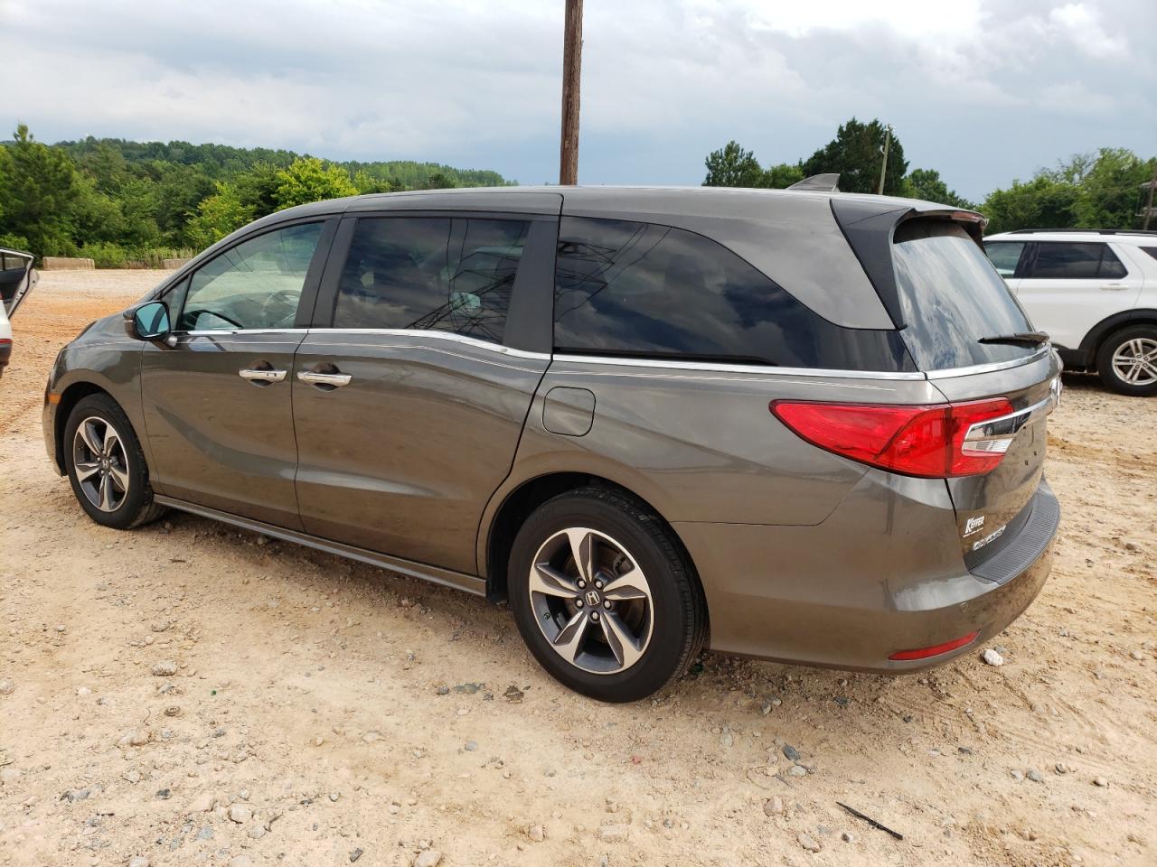 VIN: 5FNRL6H83JB036246 2018 HONDA ODYSSEY