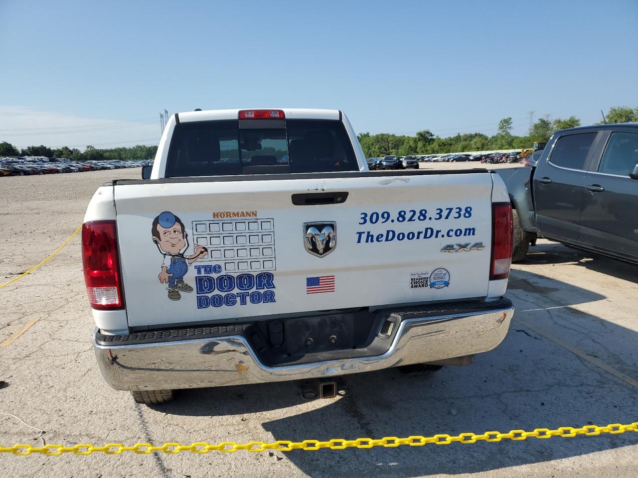 1C6RR7TT0HS696653 2017 Ram 1500 Slt