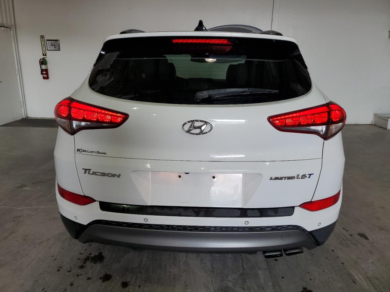 KM8J33A2XGU190286 2016 Hyundai Tucson Limited