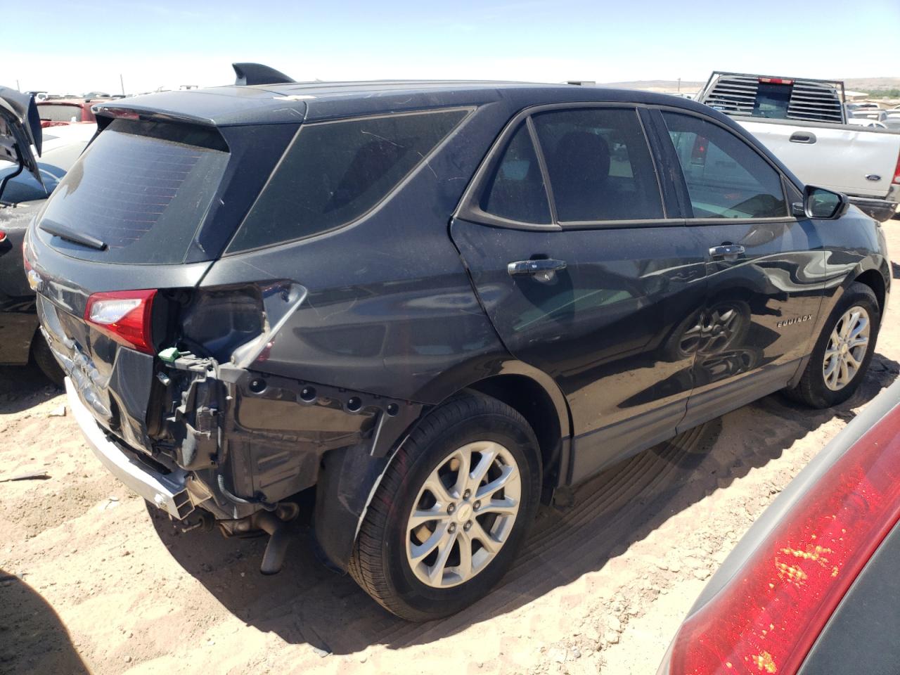 2GNAXHEV8J6112807 2018 Chevrolet Equinox Ls