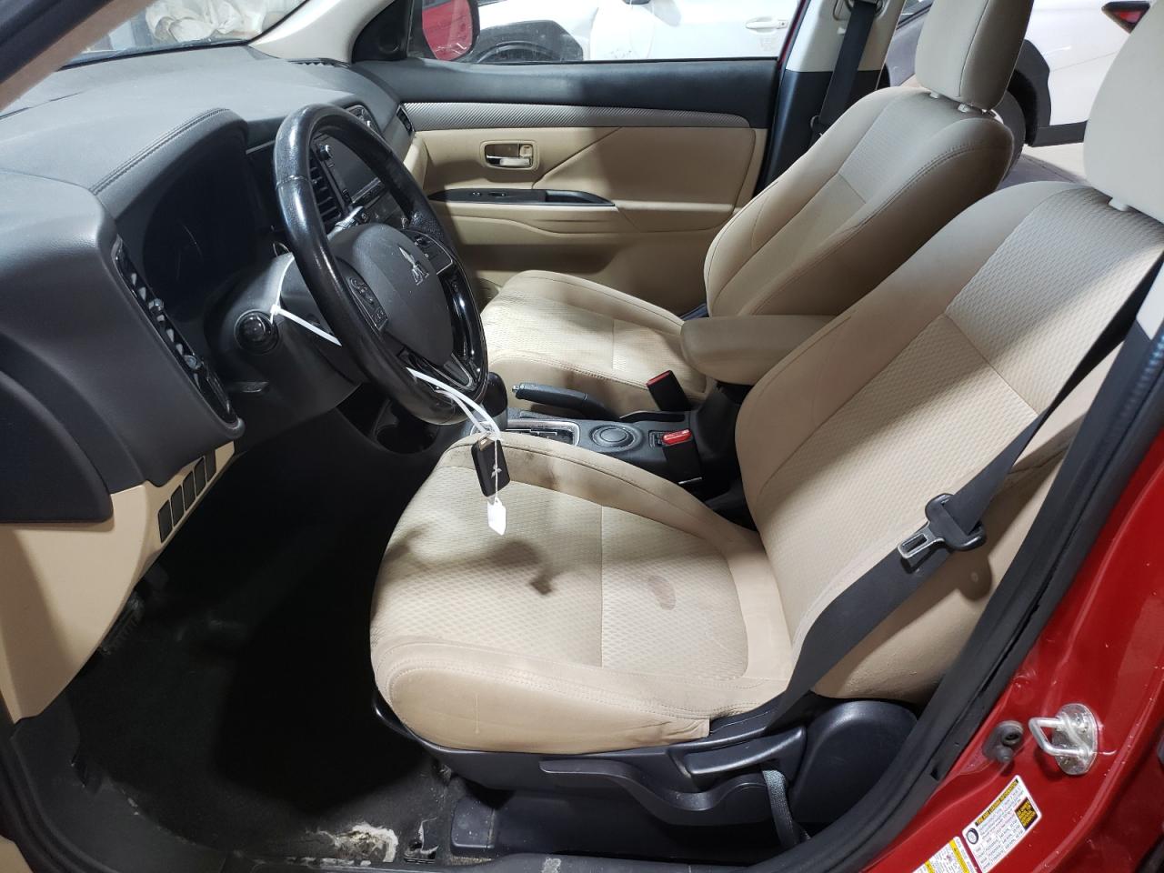 JA4AD3A3XGZ019996 2016 Mitsubishi Outlander Se