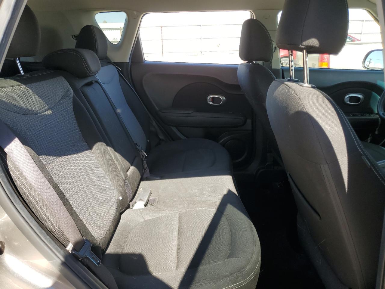 KNDJP3A5XJ7531873 2018 Kia Soul +