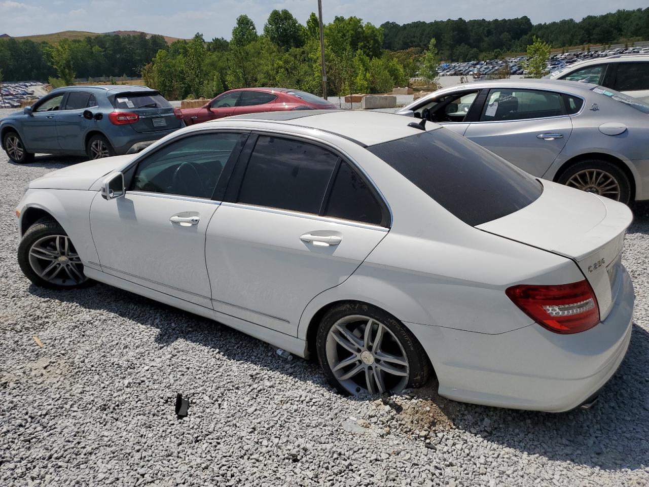 2013 Mercedes-Benz C 250 vin: WDDGF4HB5DA854143