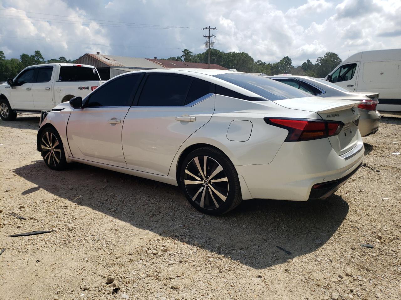 2022 Nissan Altima Sr vin: 1N4BL4CV3NN395631