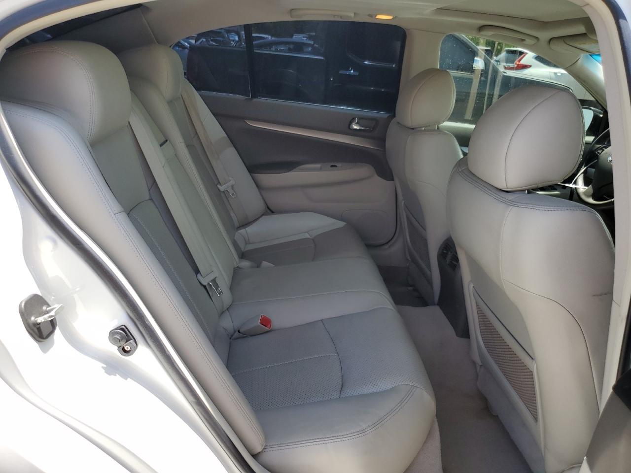 JN1CV6AR0AM252844 2010 Infiniti G37