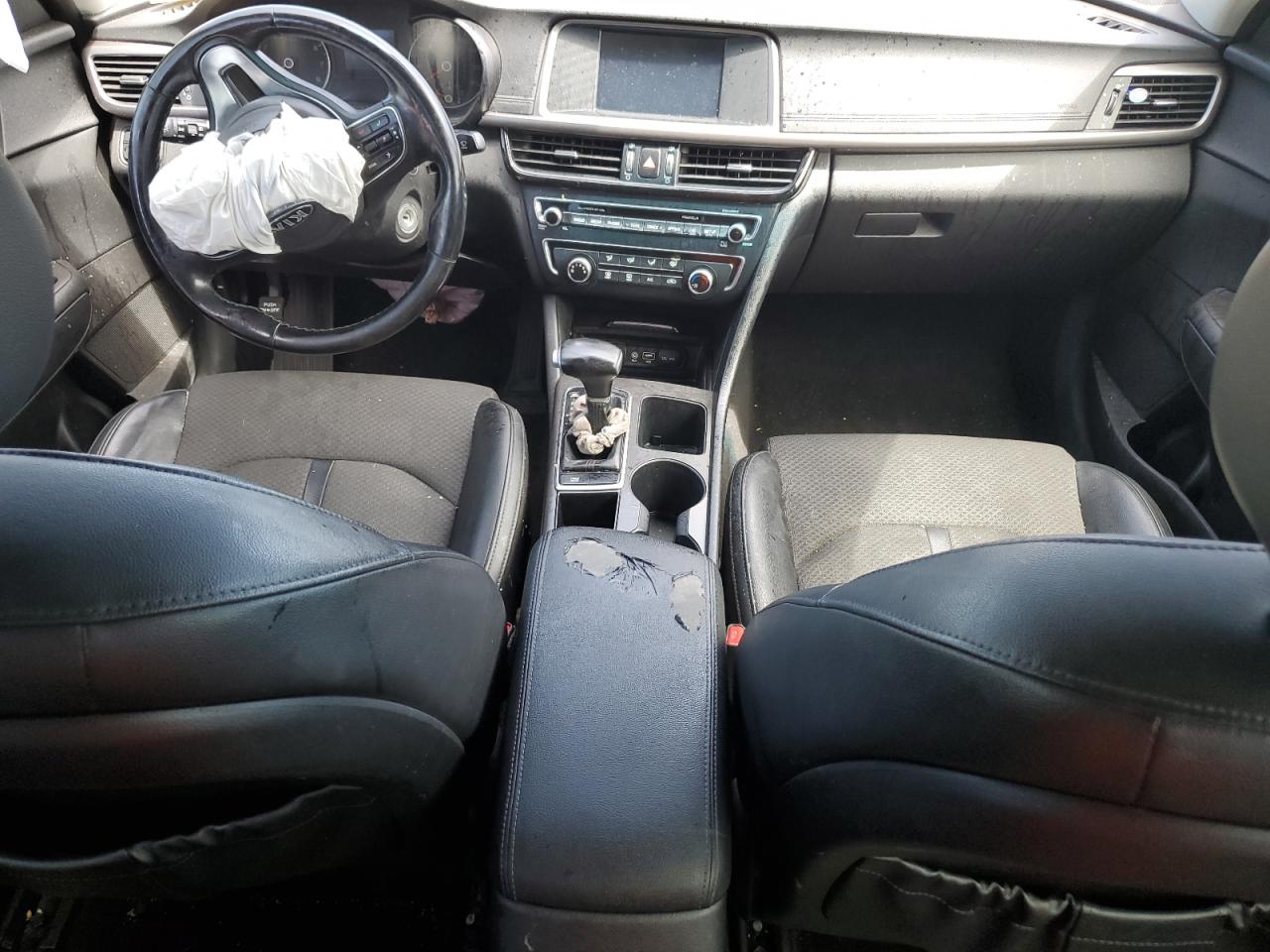 5XXGT4L3XJG215534 2018 Kia Optima Lx