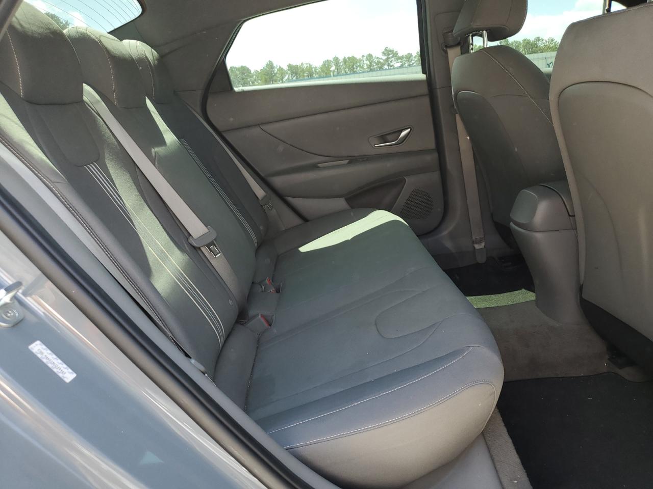 KMHLM4AGXNU239443 2022 Hyundai Elantra Sel