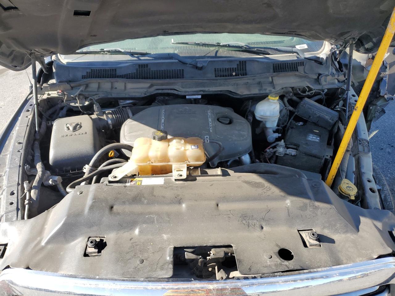 1C6RR7LM5FS740703 2015 Ram 1500 Slt