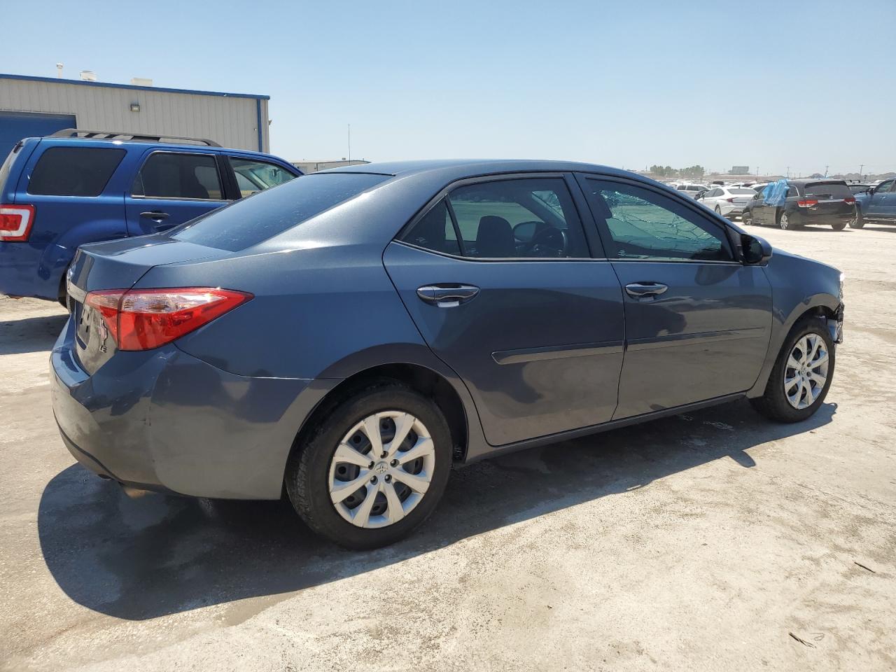 2018 Toyota Corolla L vin: 5YFBURHEXJP743323