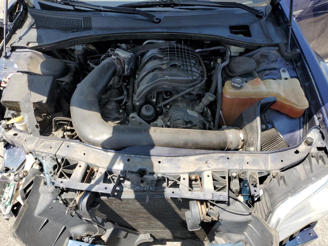 2C3CCAEG0FH749714 2015 Chrysler 300C