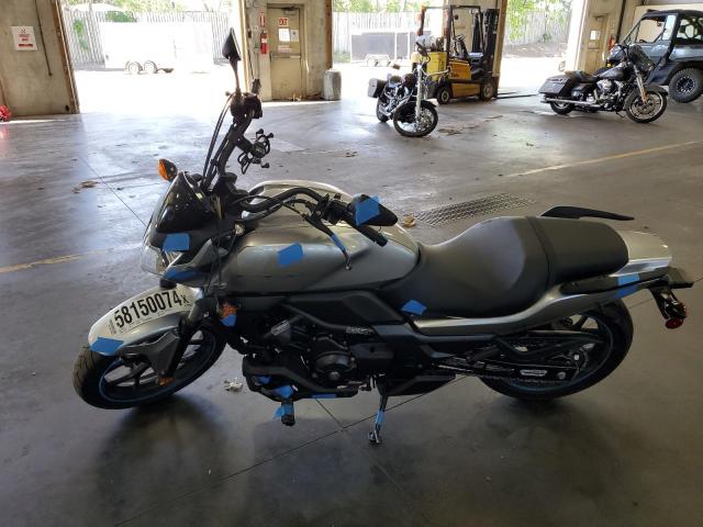 2016 HONDA CTX700 N JH2RC6800GK200176
