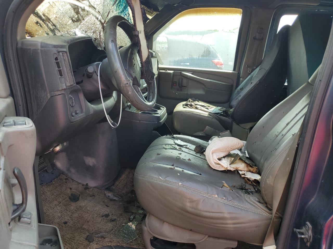 1GCGG25U631102841 2003 Chevrolet Express G2500