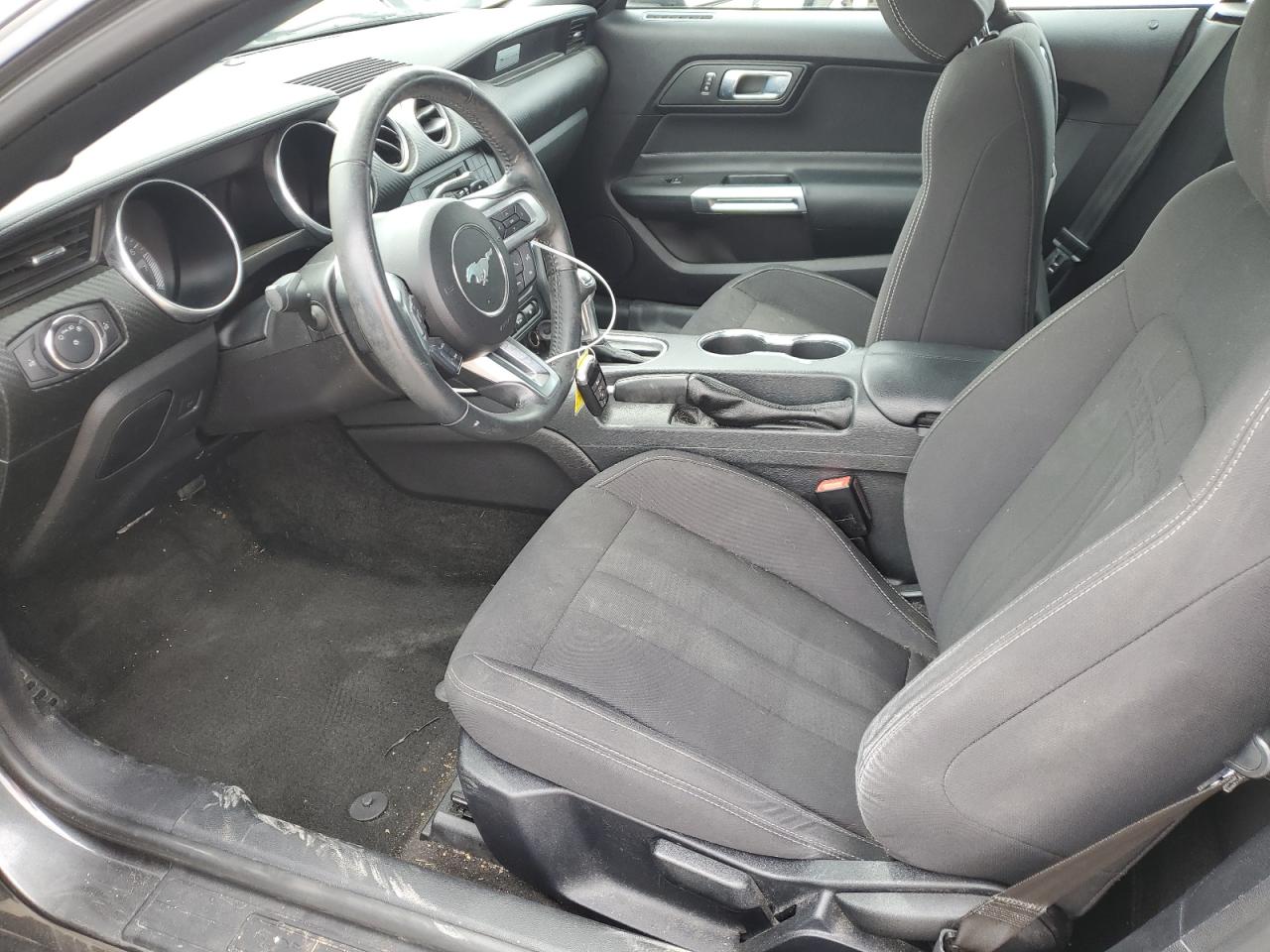 1FATP8UH0J5165029 2018 Ford Mustang