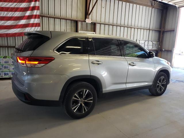 VIN 5TDZARFH4KS043942 2019 Toyota Highlander, LE no.3