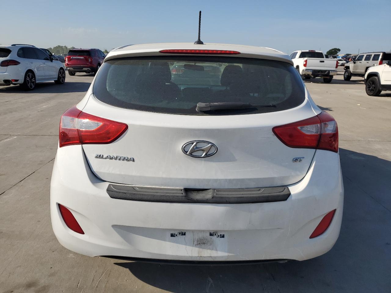 2016 Hyundai Elantra Gt vin: KMHD35LH4GU335056