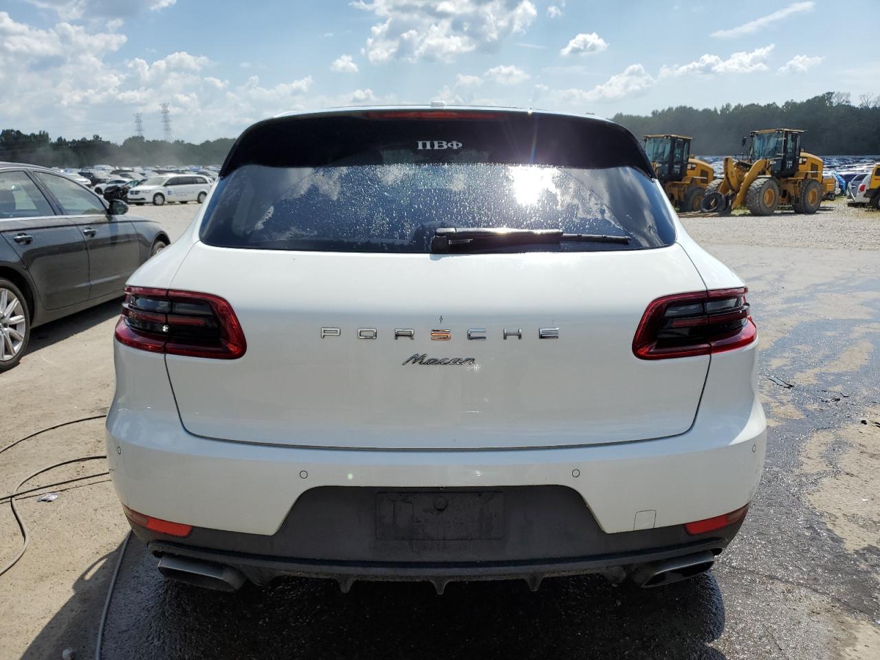 WP1AA2A56JLB01954 2018 Porsche Macan