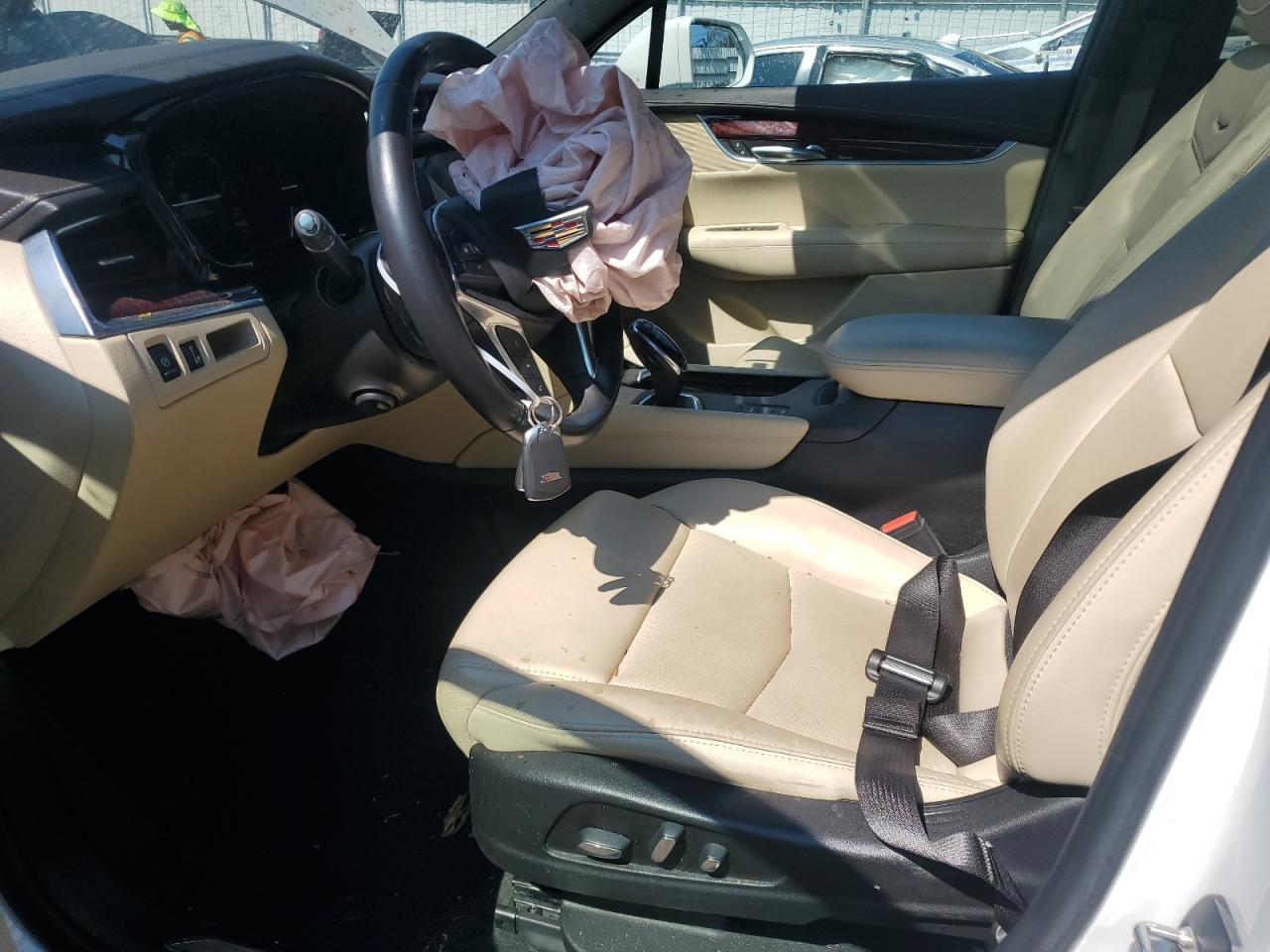 1GYKNDRS2JZ179168 2018 Cadillac Xt5 Luxury