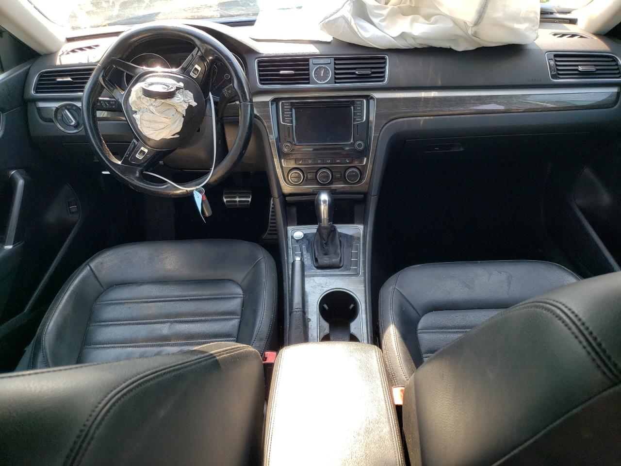 1VWCM7A32HC011950 2017 Volkswagen Passat Sel Premium