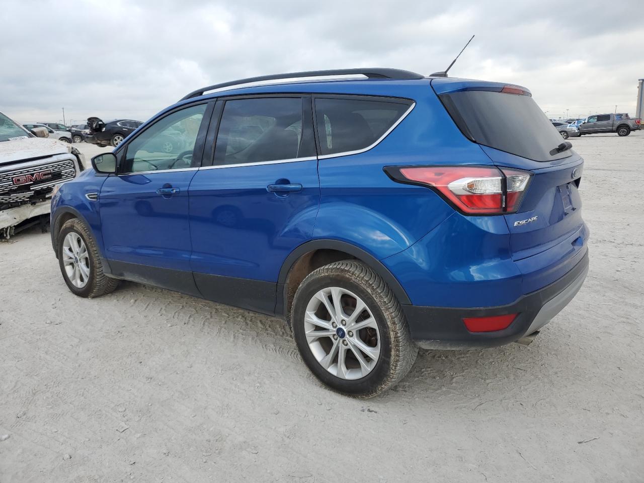 1FMCU0GD7JUB69416 2018 Ford Escape Se