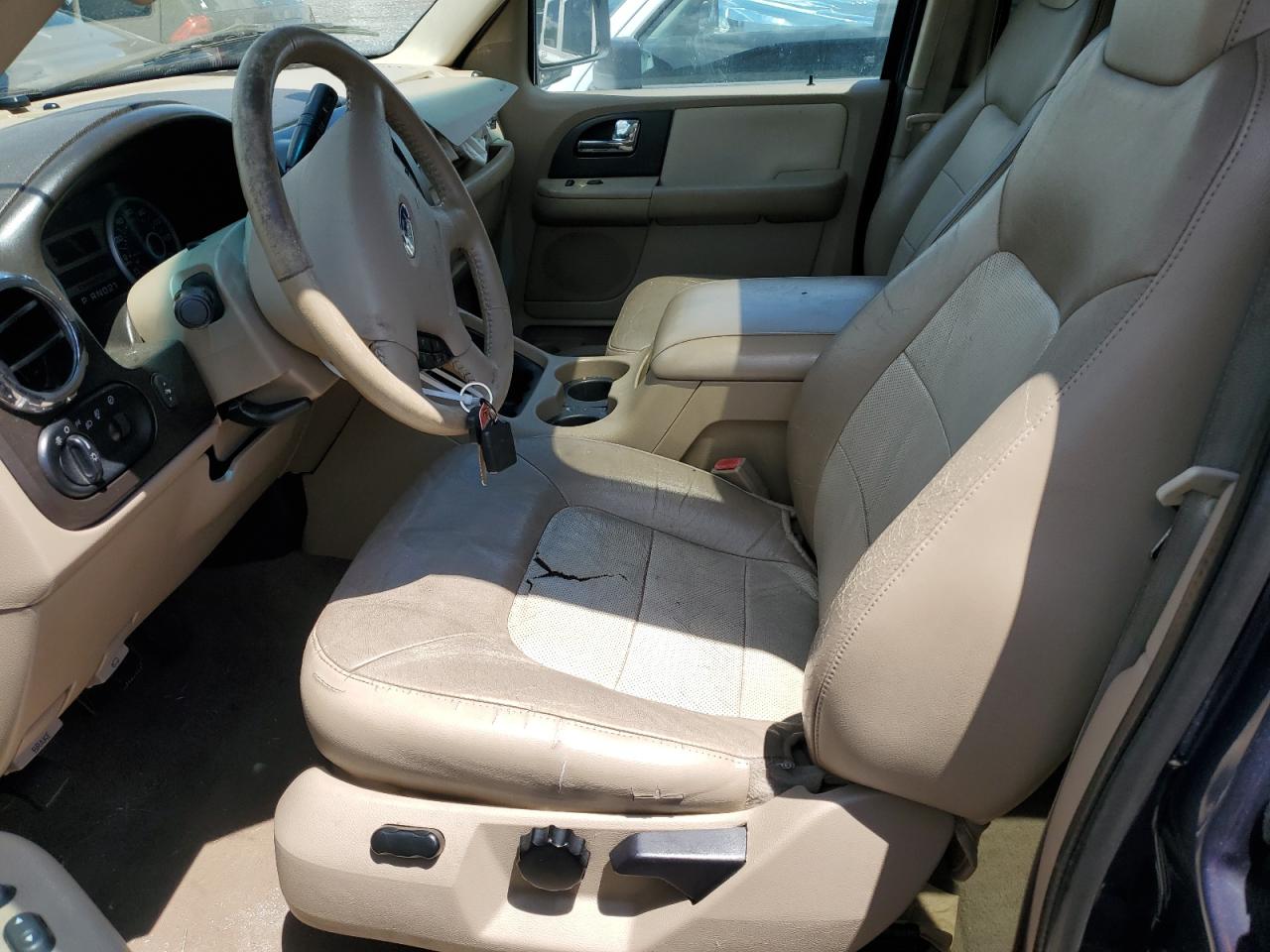 1FMFU18595LA53964 2005 Ford Expedition Eddie Bauer