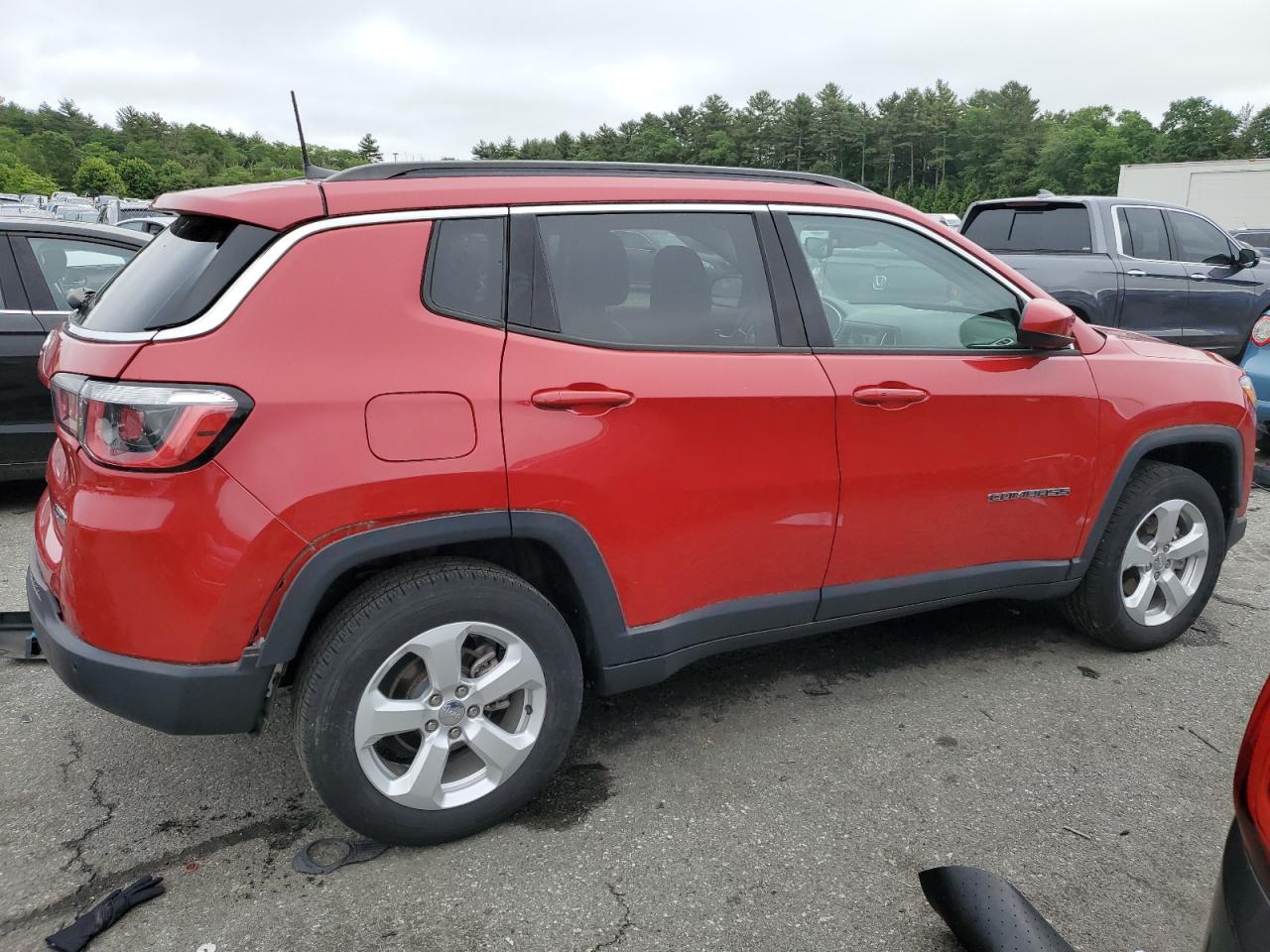 3C4NJDBB2JT255732 2018 Jeep Compass Latitude