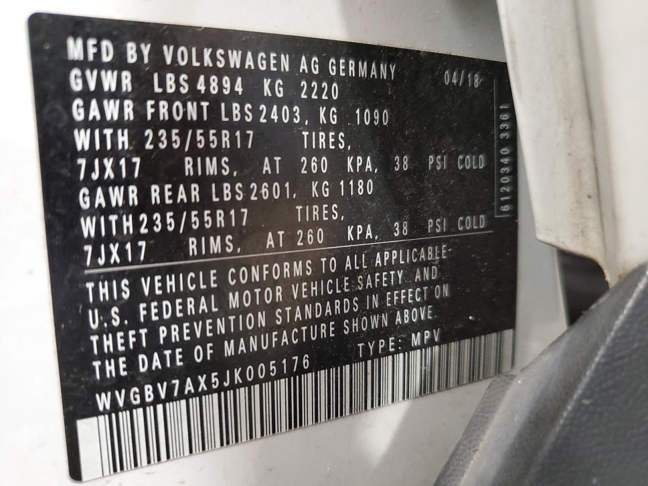 WVGBV7AX5JK005176 2018 Volkswagen Tiguan Limited