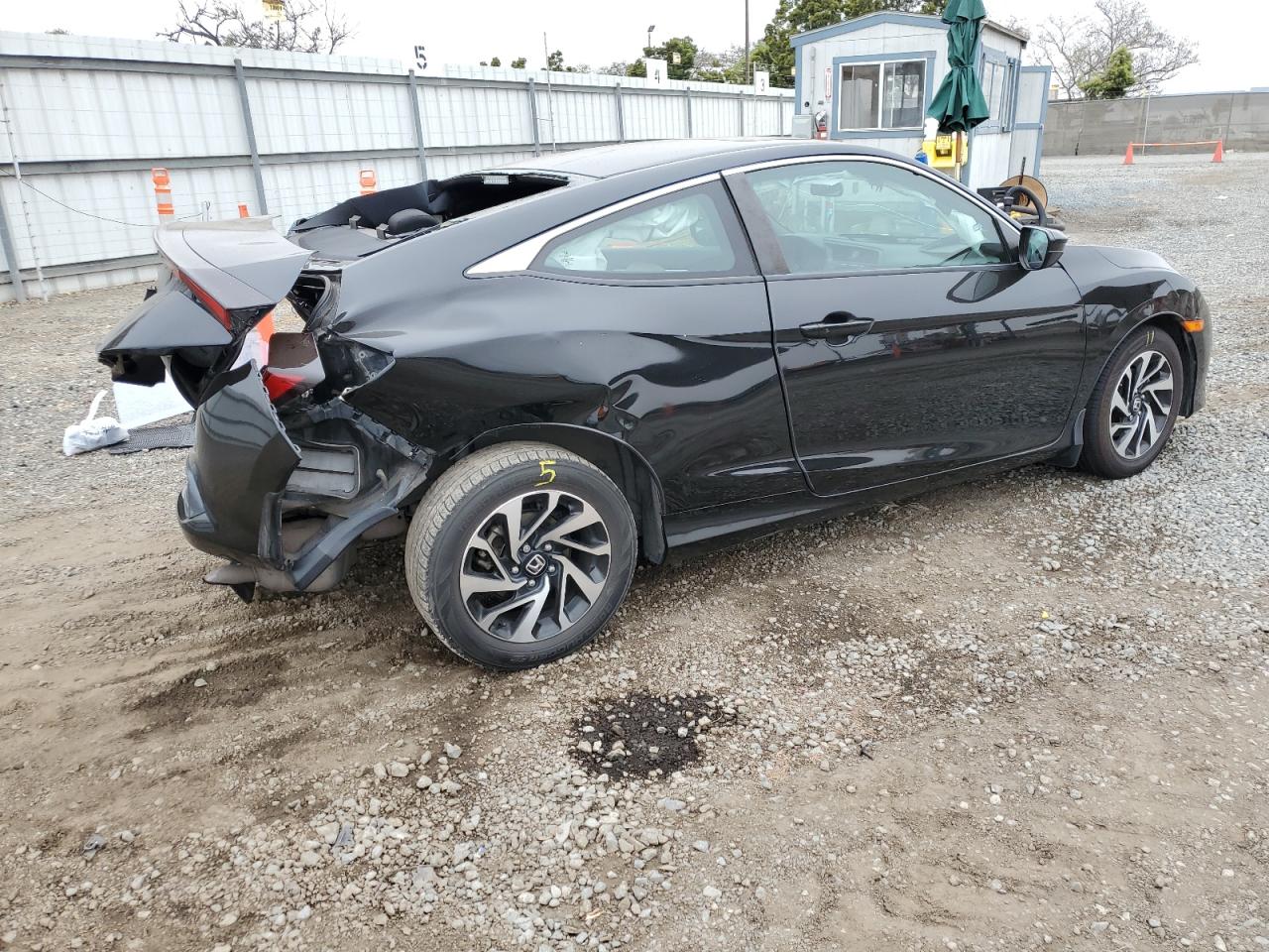 2HGFC4B06HH306599 2017 Honda Civic Lx