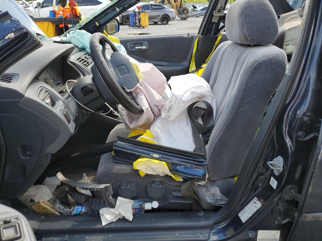 1HGCG5649YA005530 2000 Honda Accord Lx