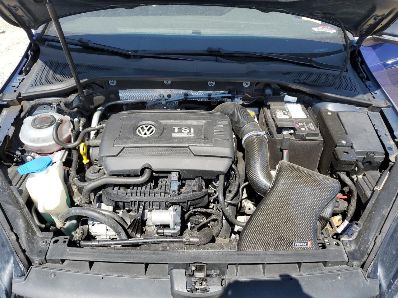 WVWWF7AU2JW063392 2018 Volkswagen Golf R