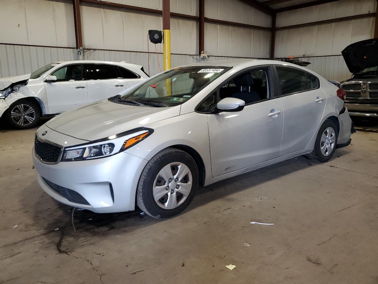 2017 Kia Forte Lx vin: 3KPFK4A71HE128953