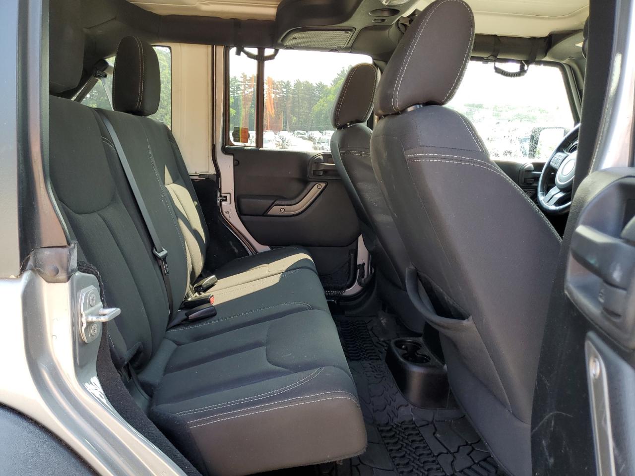 1C4BJWDGXFL631880 2015 Jeep Wrangler Unlimited Sport