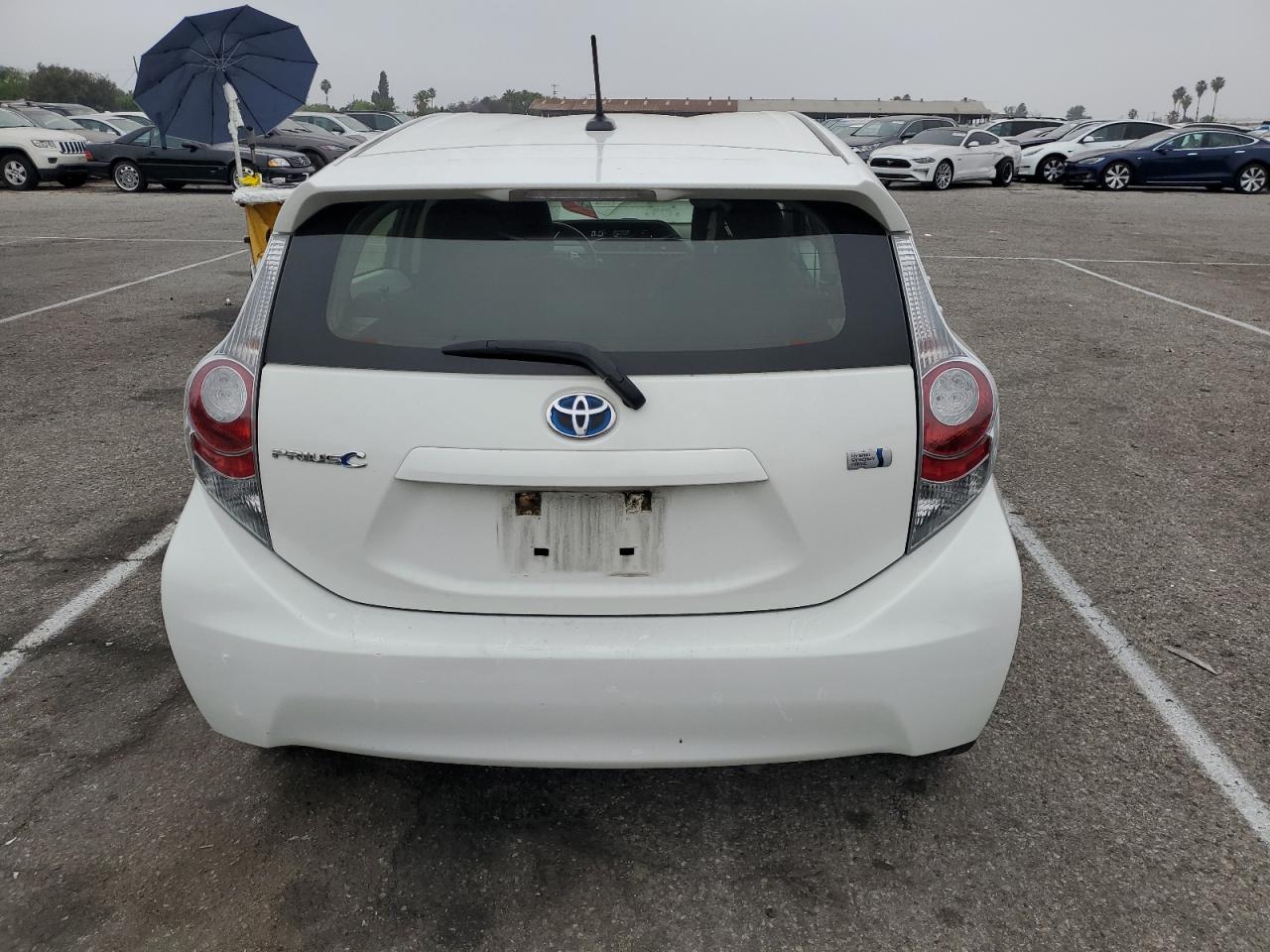 JTDKDTB33E1571246 2014 Toyota Prius C