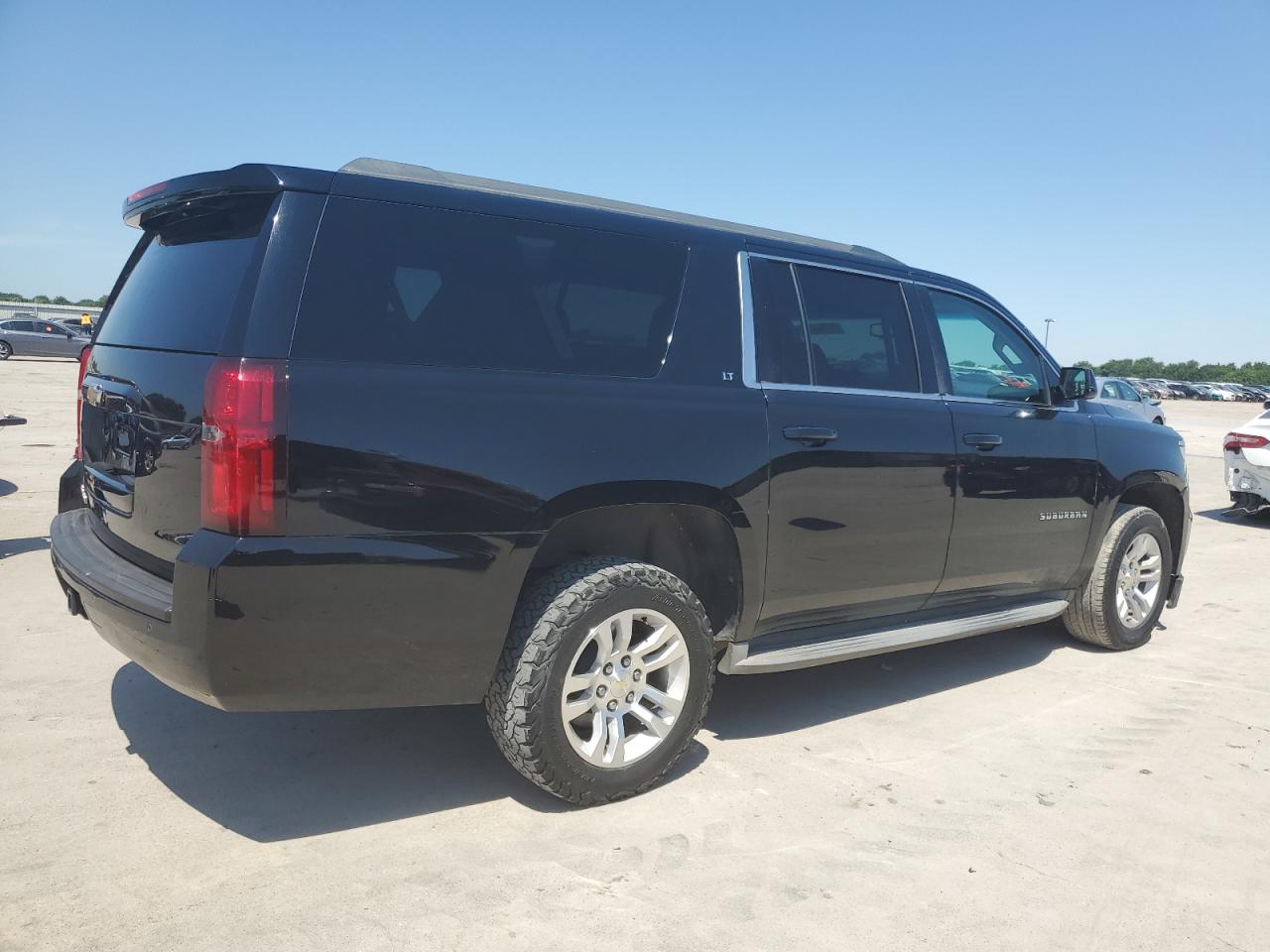 2015 Chevrolet Suburban C1500 Lt vin: 1GNSCJKC6FR557794