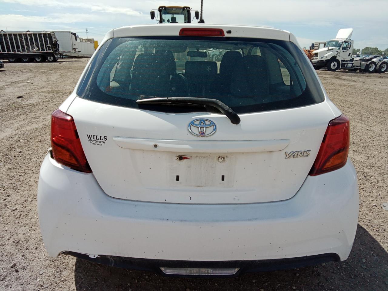 VNKJTUD34GA057935 2016 Toyota Yaris L