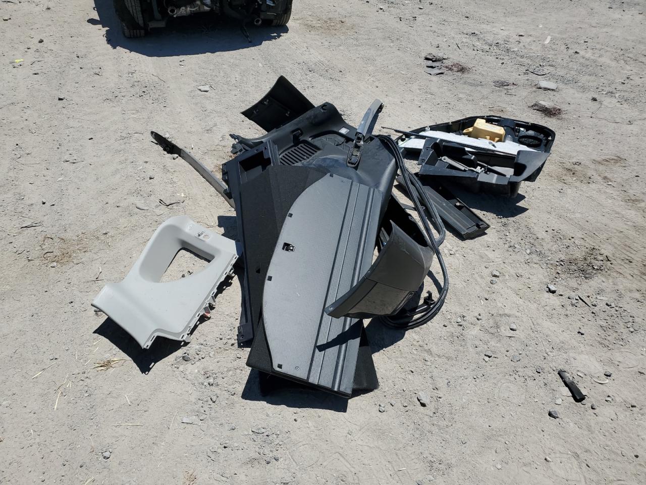 JTMZFREV3HJ703161 2017 Toyota Rav4 Le