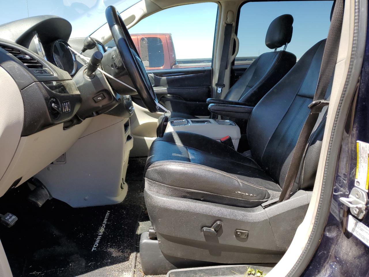 2C4RC1CG2DR810352 2013 Chrysler Town & Country Touring L