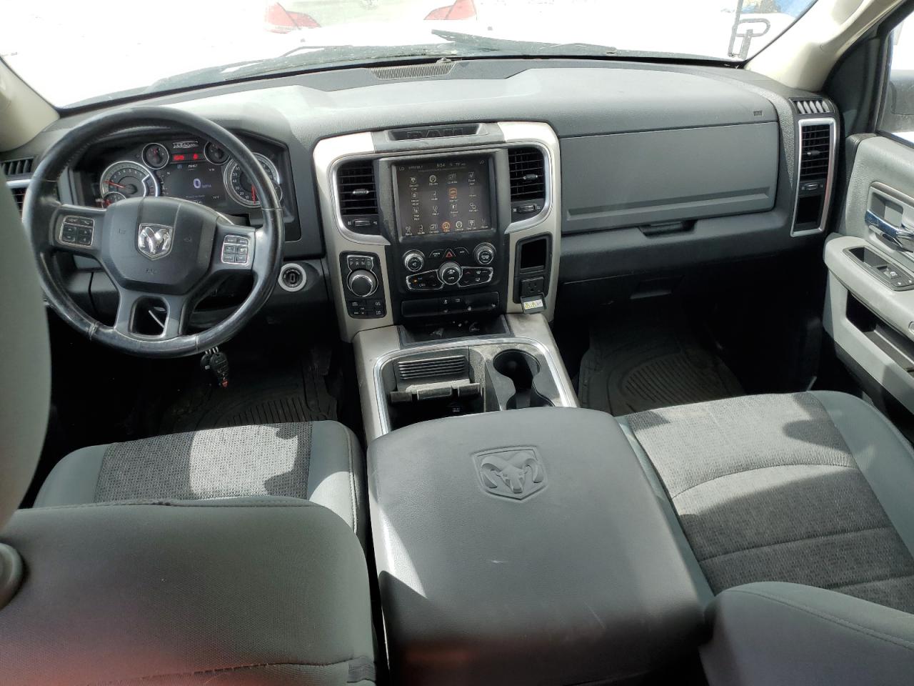 1C6RR7GT1HS525775 2017 Ram 1500 Slt