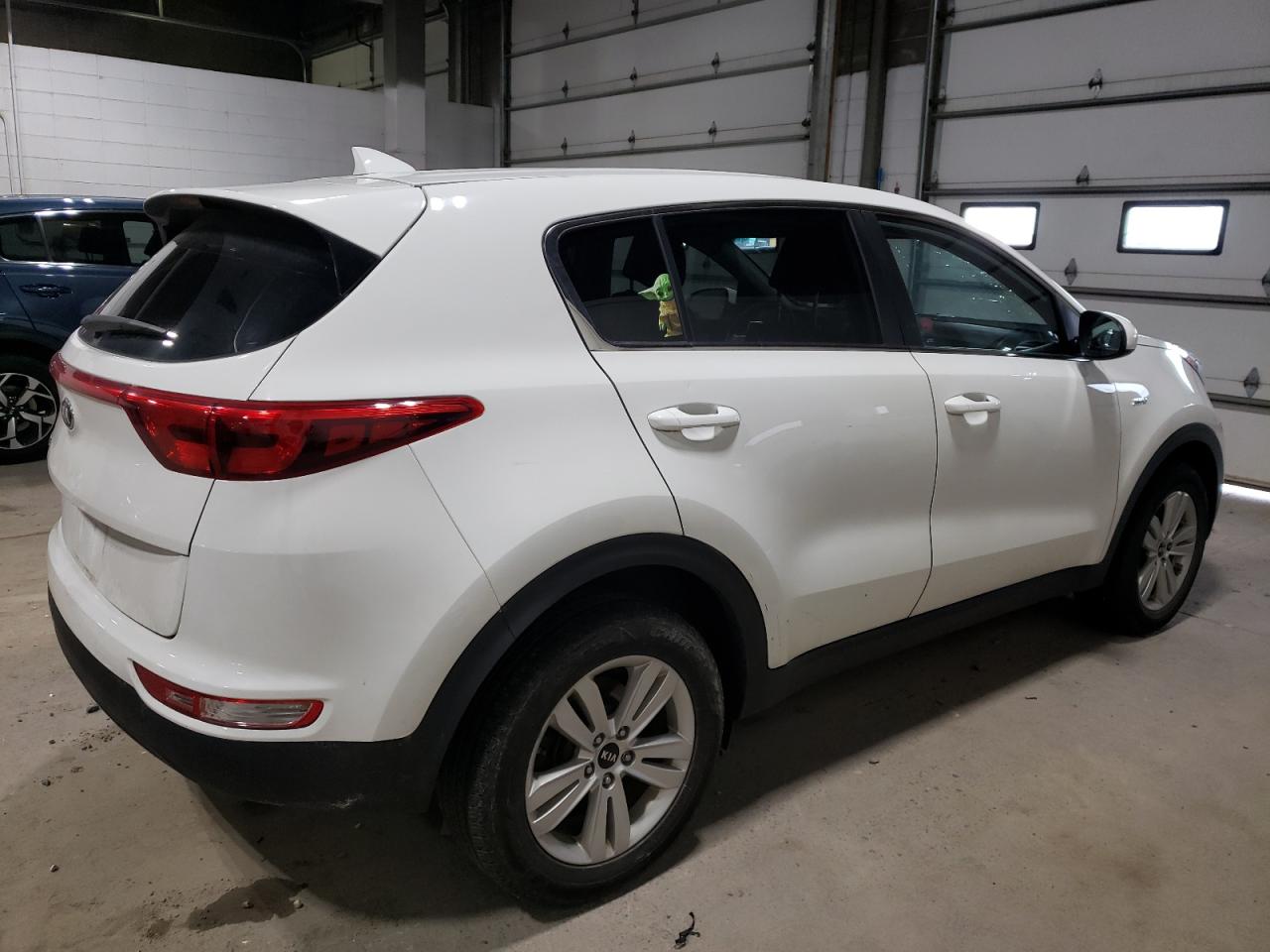 KNDPMCAC6H7274058 2017 Kia Sportage Lx