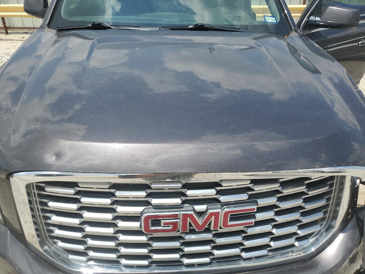 2018 GMC Yukon Denali vin: 1GKS1CKJ1JR127046