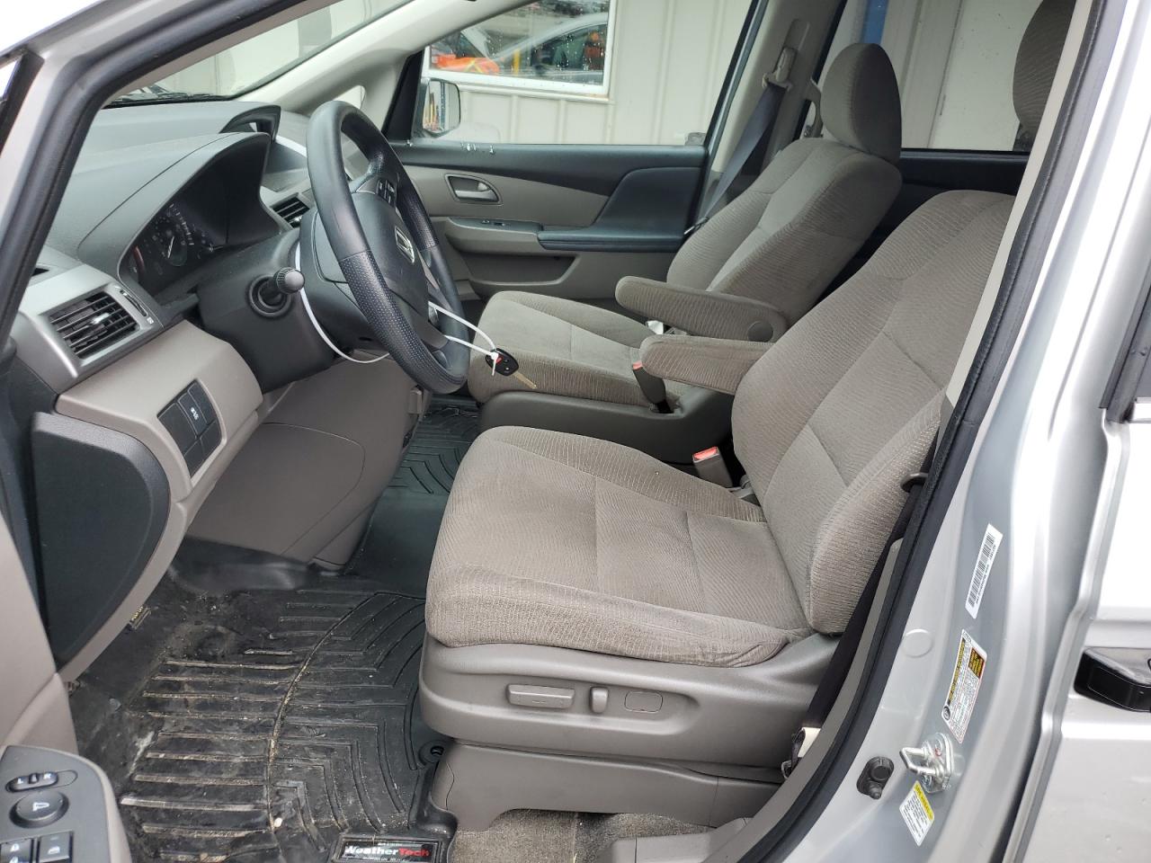 5FNRL5H2XBB028734 2011 Honda Odyssey Lx