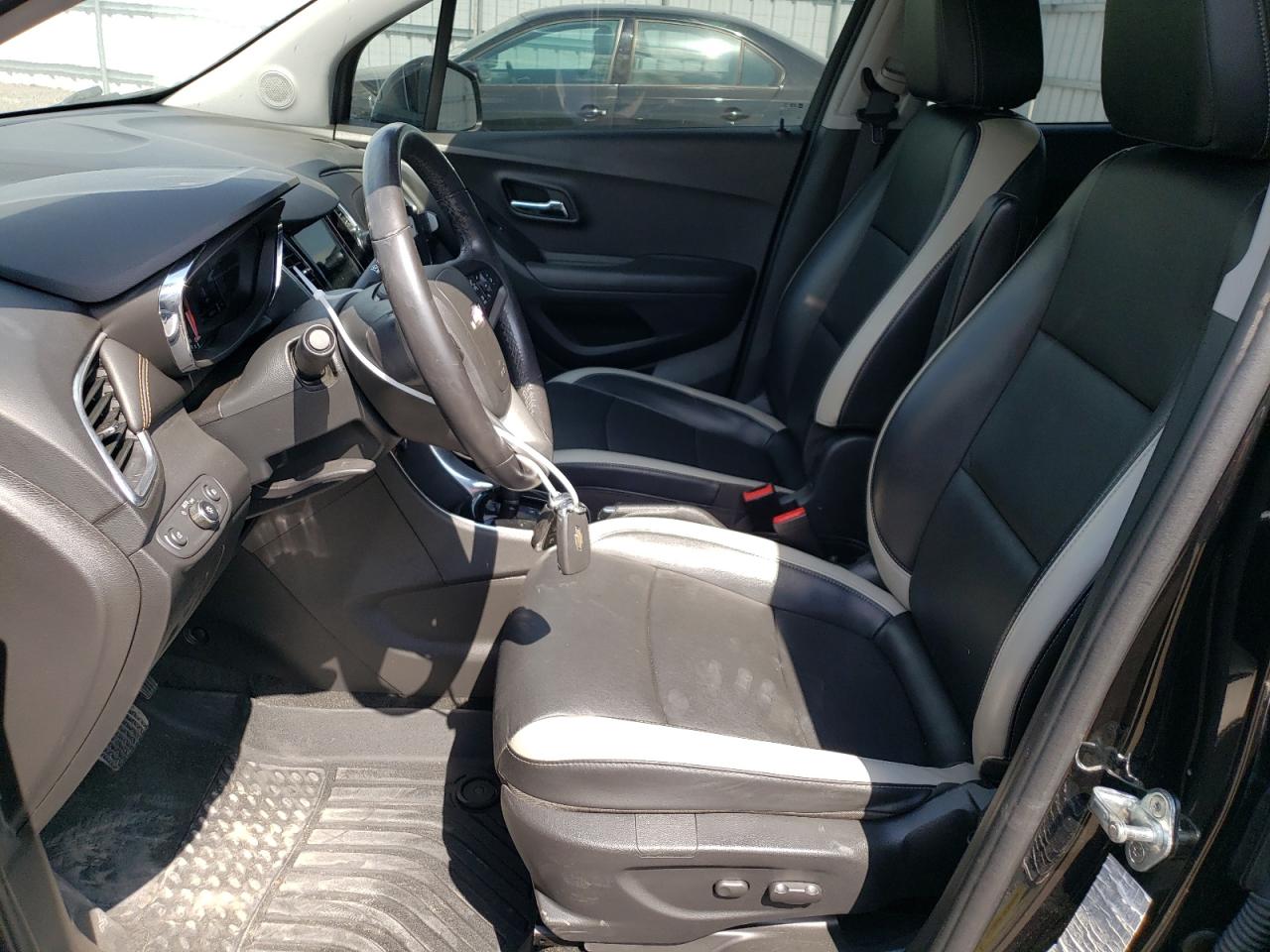 KL7CJMSB3KB781147 2019 Chevrolet Trax Premier